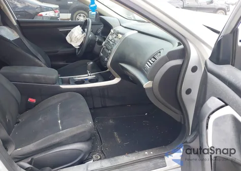 2015 Nissan Altima 2.5/2.5 S/2.5 Sl/2.5 Sv z USA, uszkodzony, nr VIN 1N4AL3APXFC122158